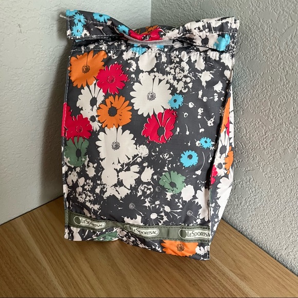 Lesportsac Handbags - LESPORTSAC Roll Up Lunch Bag Pouch Floral Print Gray LeLunch